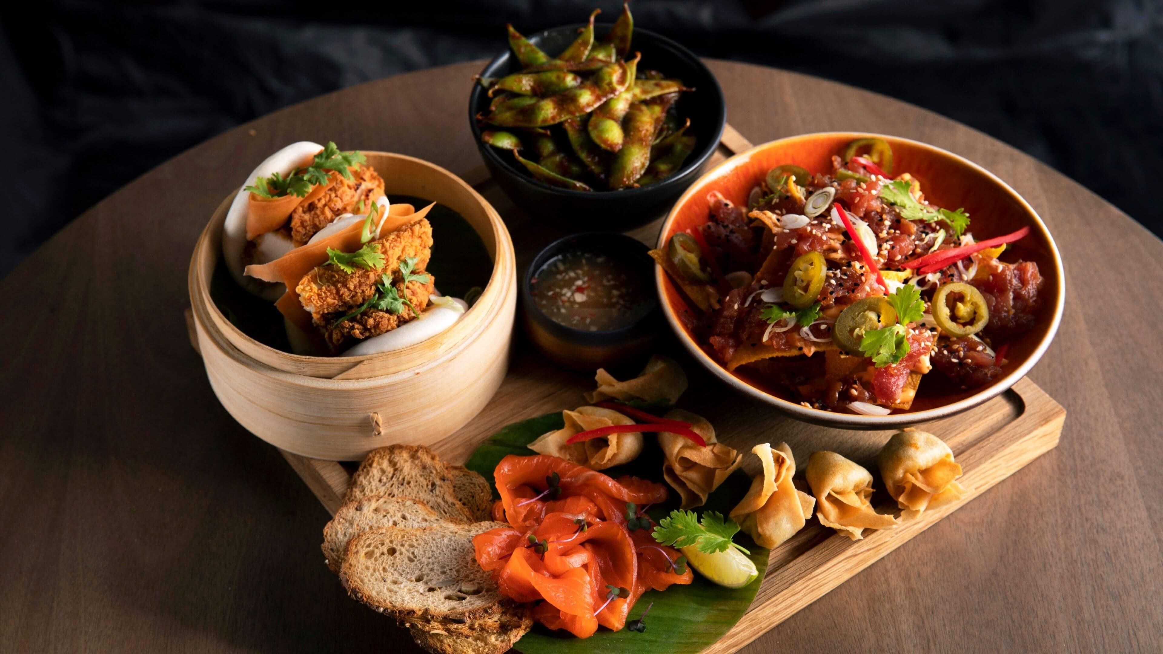 Hotel Indigo Dubai Downtown By Ihg Luaran gambar A selection of tapas