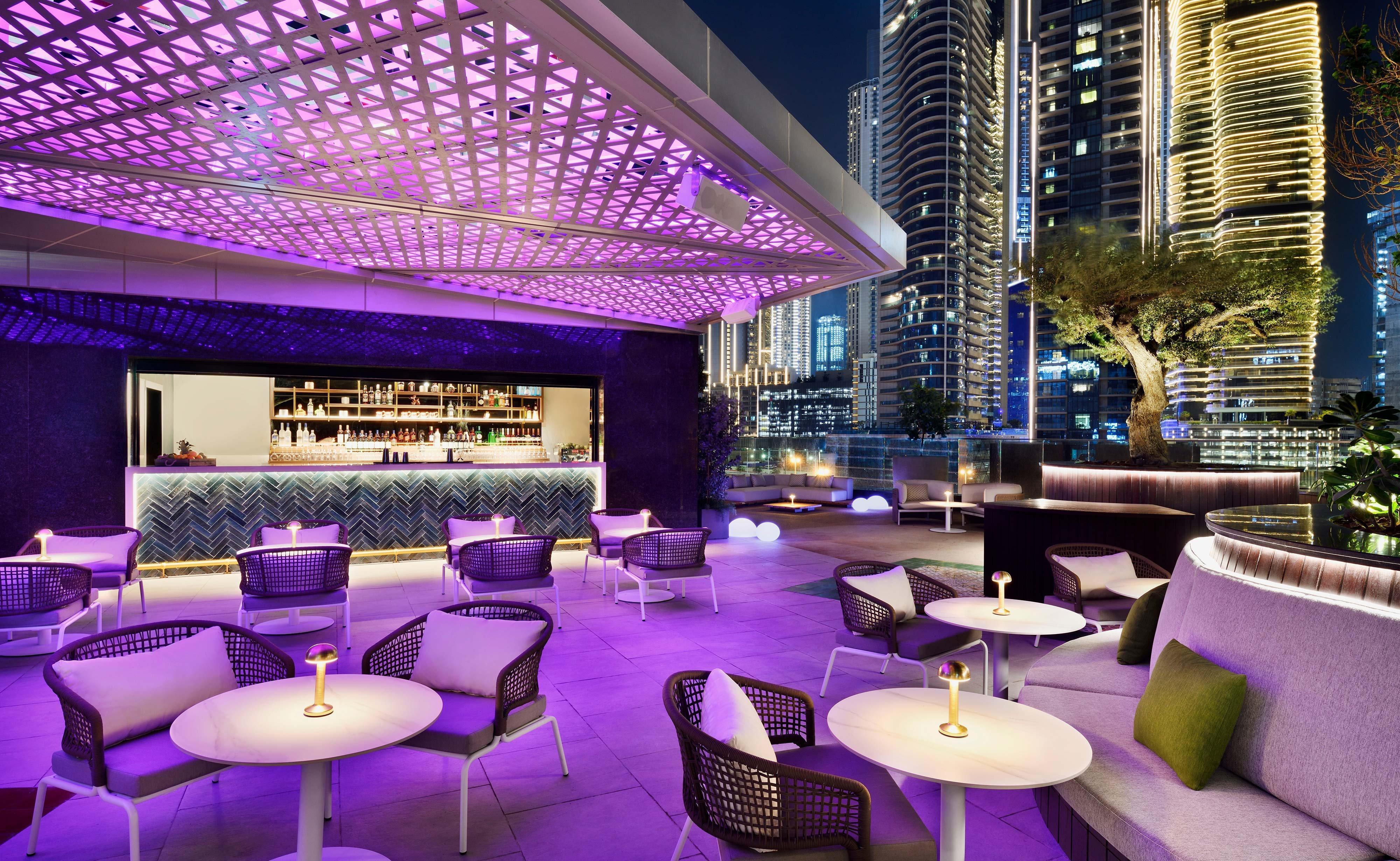 Hotel Indigo Dubai Downtown By Ihg Luaran gambar The bar at the top of the hotel